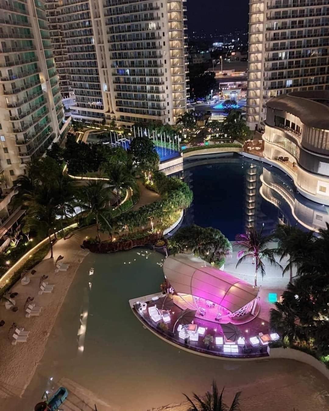 Azure Urban Resort Staycation Manila Exteriör bild