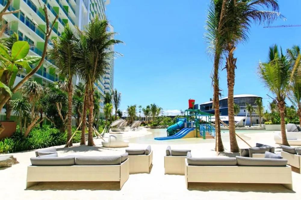 Azure Urban Resort Staycation Manila Exteriör bild